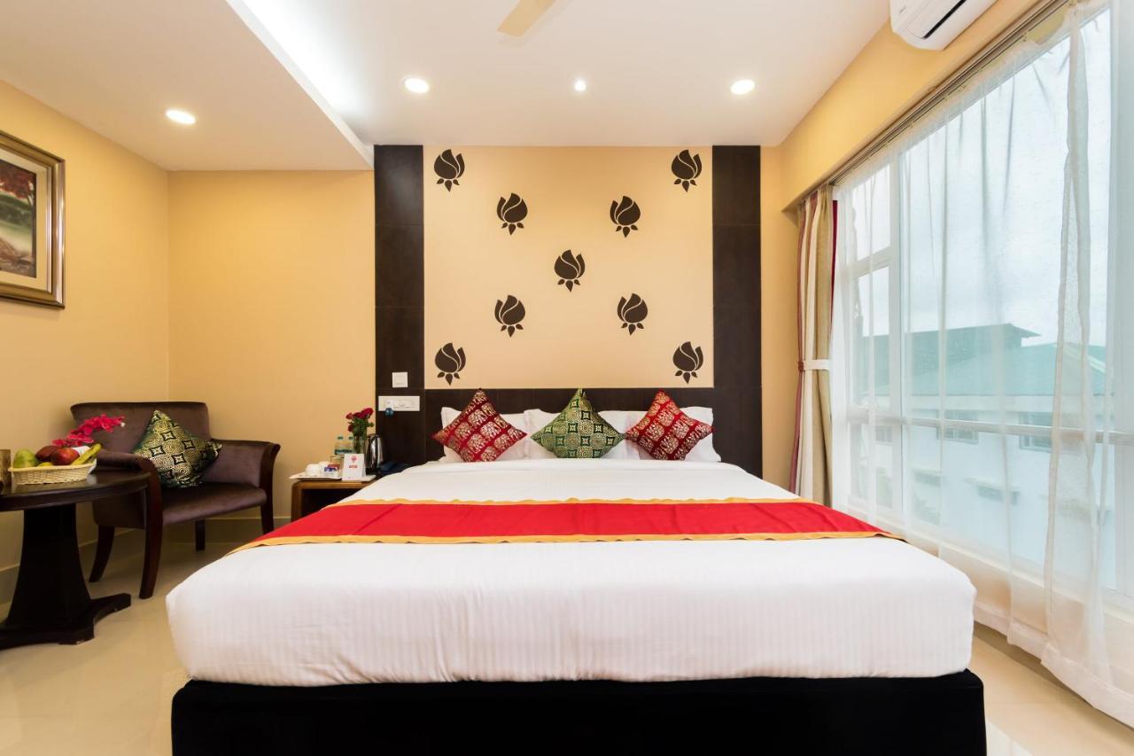 Oyo 9202 Hotel Central Courtyard Siliguri Exterior photo