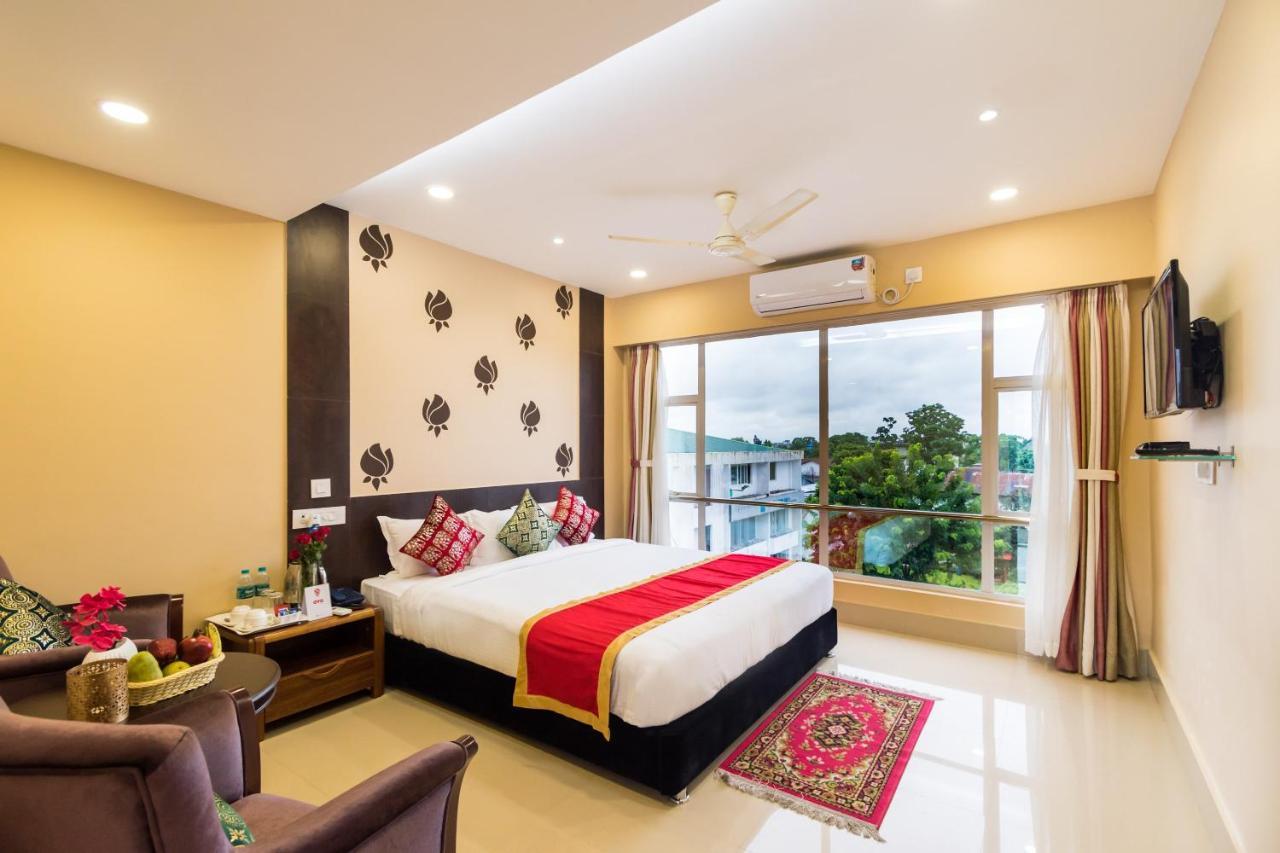 Oyo 9202 Hotel Central Courtyard Siliguri Exterior photo