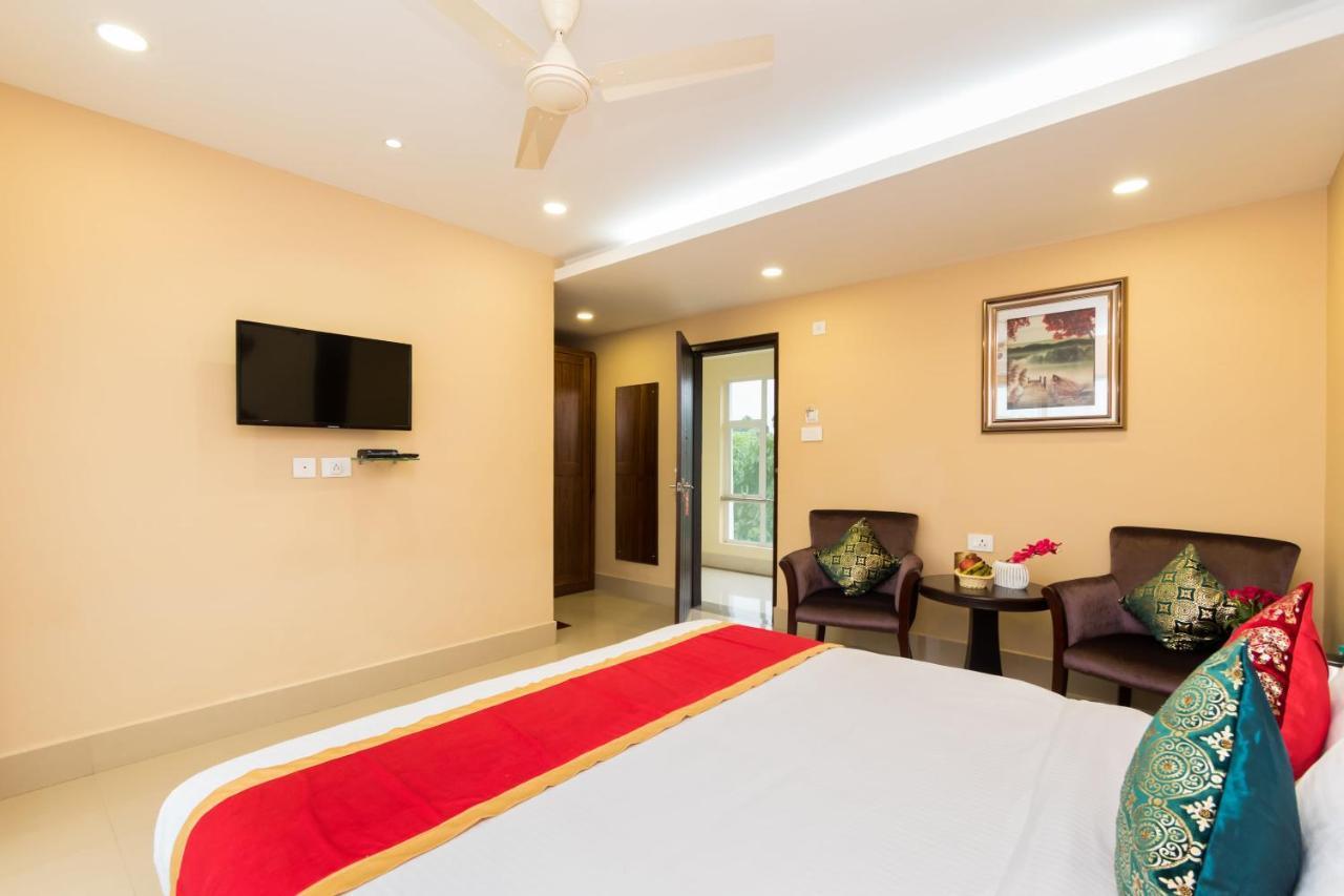 Oyo 9202 Hotel Central Courtyard Siliguri Exterior photo